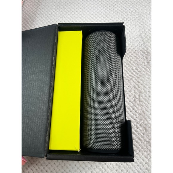 Ultimate Ears BOOM 2 LE Limited Edition Bluetooth Speaker Waterproof, cable - Picture 5 of 5